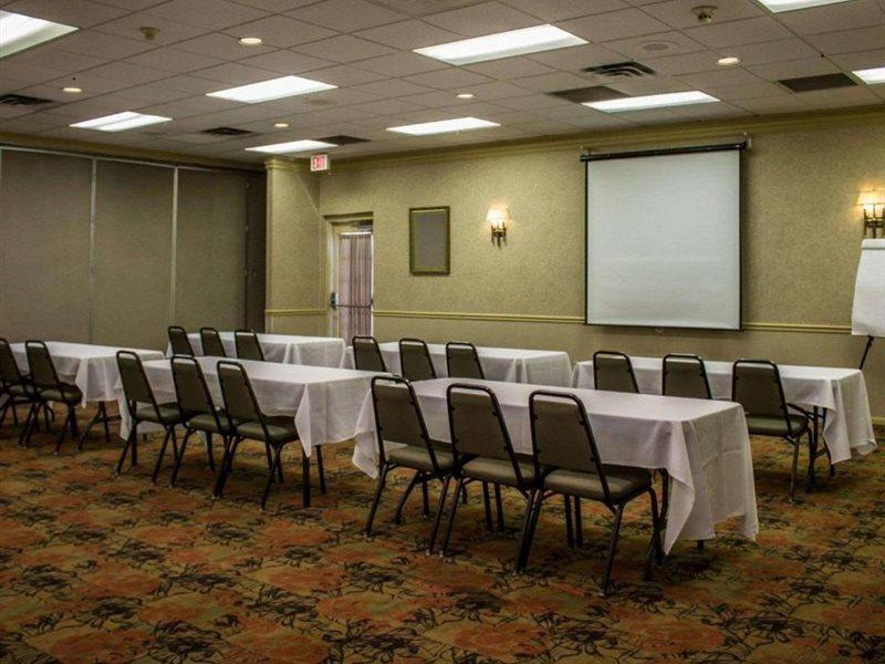Quality Inn & Suites Mansfield Bagian luar foto