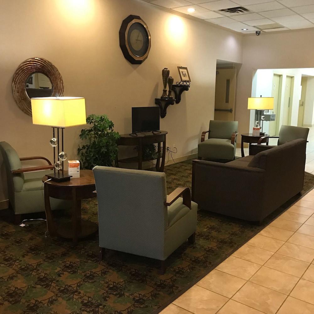 Quality Inn & Suites Mansfield Bagian luar foto