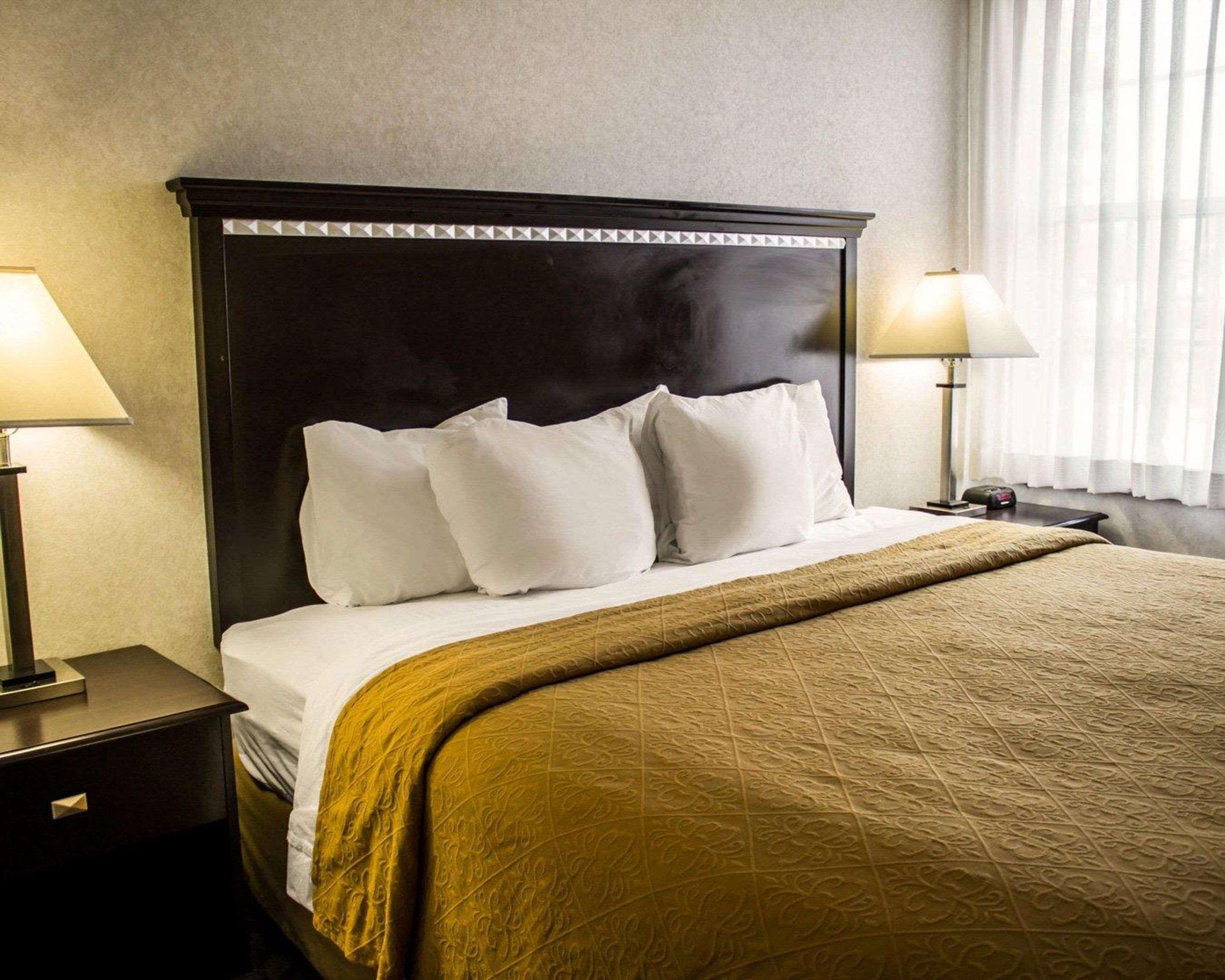 Quality Inn & Suites Mansfield Bagian luar foto