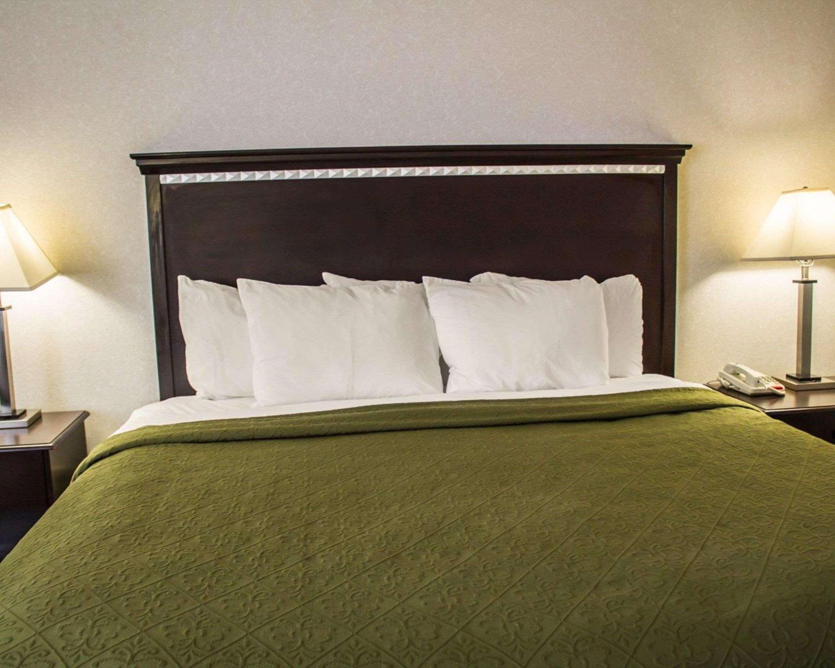 Quality Inn & Suites Mansfield Bagian luar foto