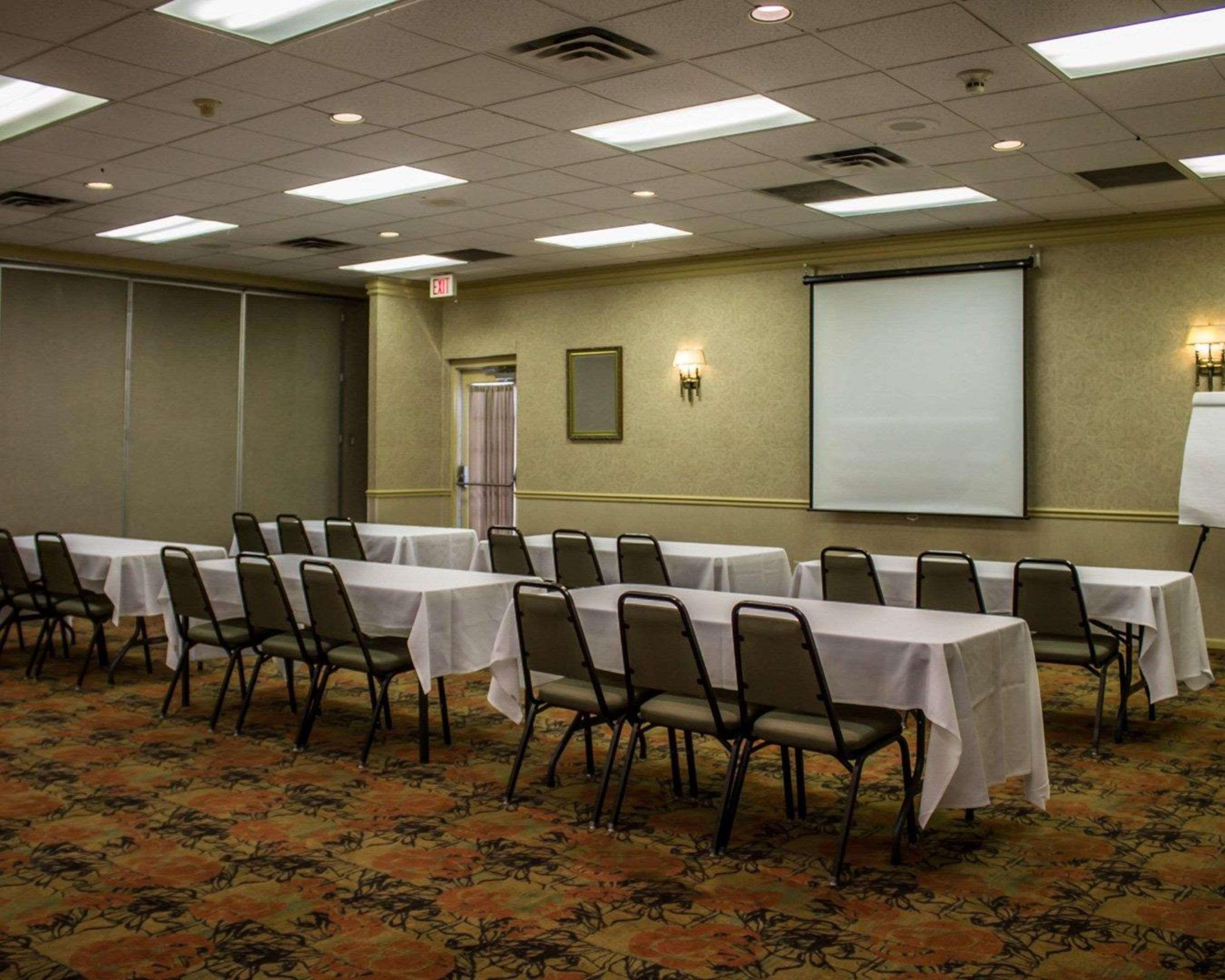 Quality Inn & Suites Mansfield Bagian luar foto