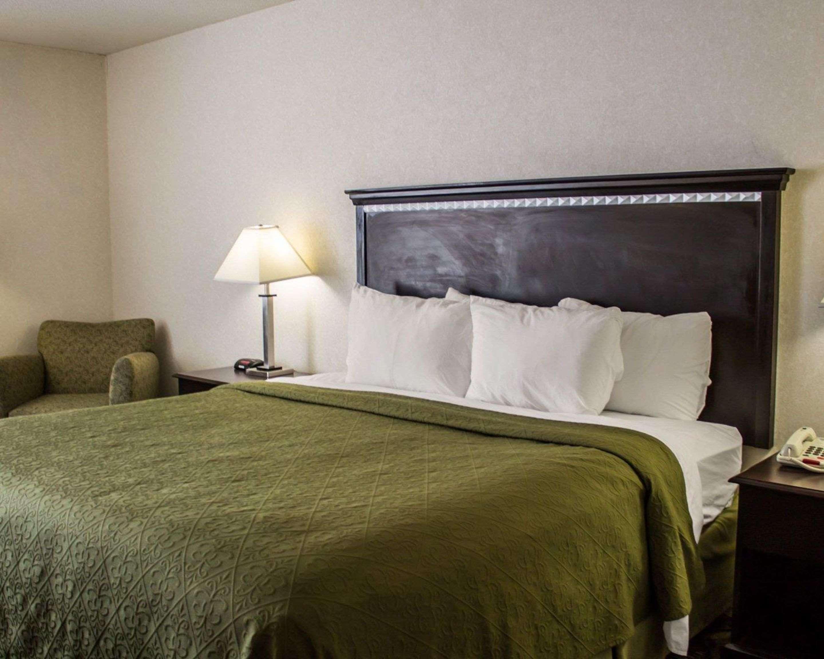 Quality Inn & Suites Mansfield Bagian luar foto