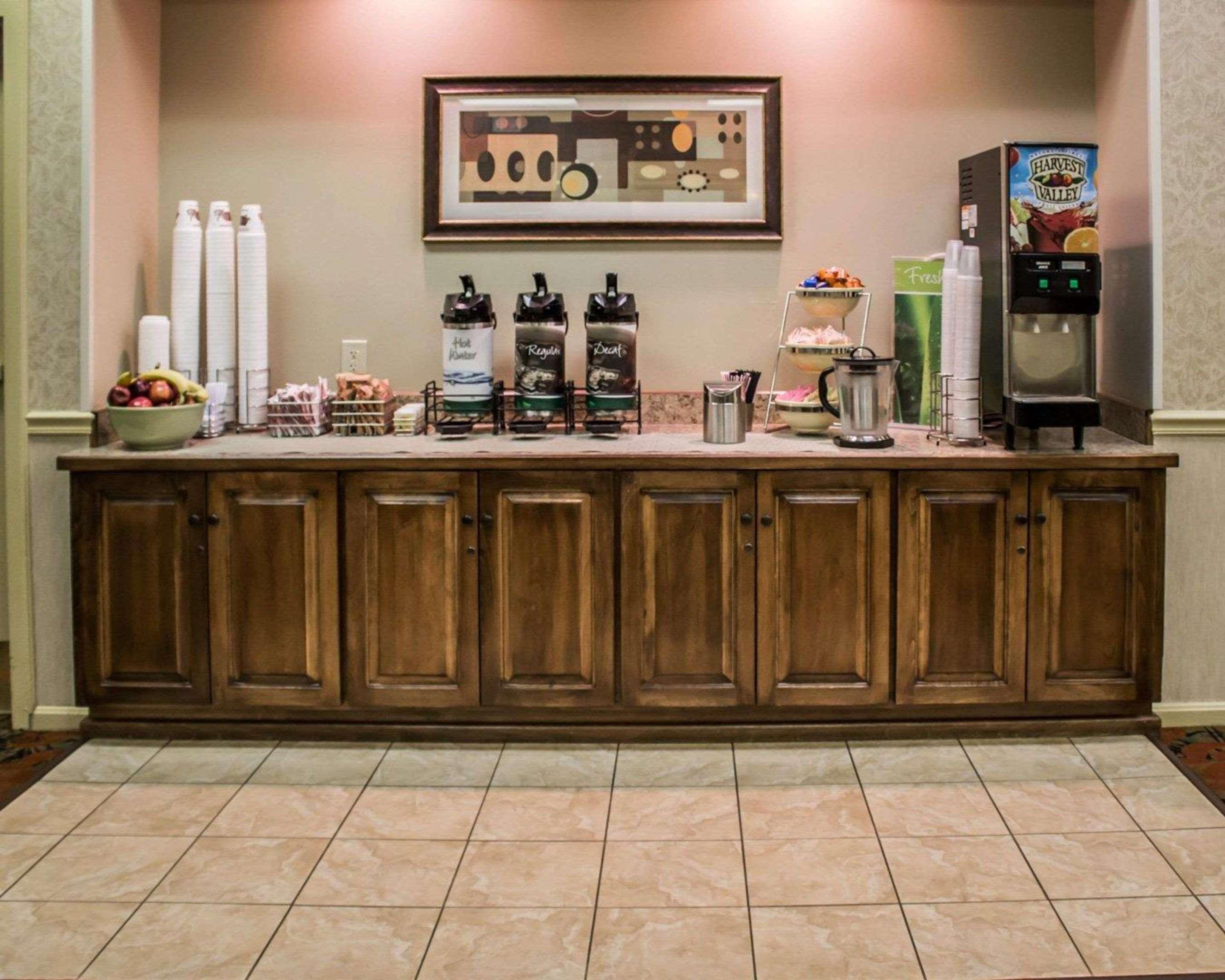 Quality Inn & Suites Mansfield Bagian luar foto