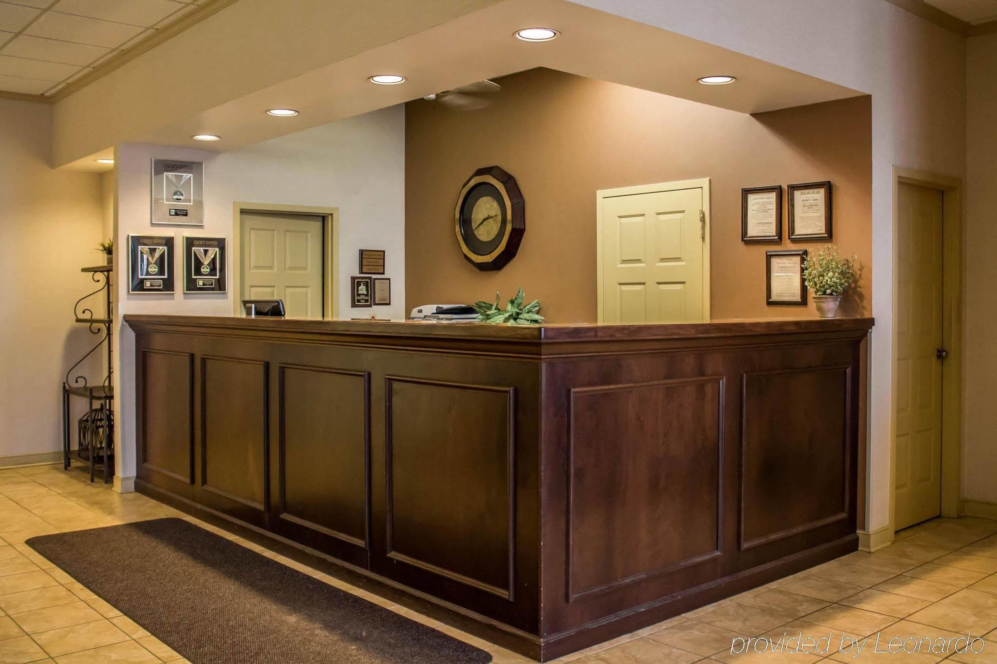 Quality Inn & Suites Mansfield Bagian luar foto