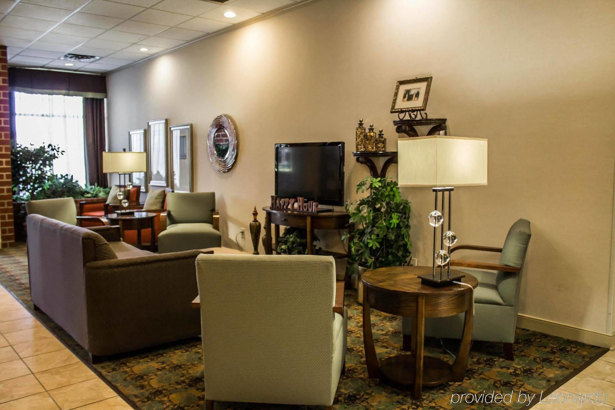 Quality Inn & Suites Mansfield Bagian luar foto