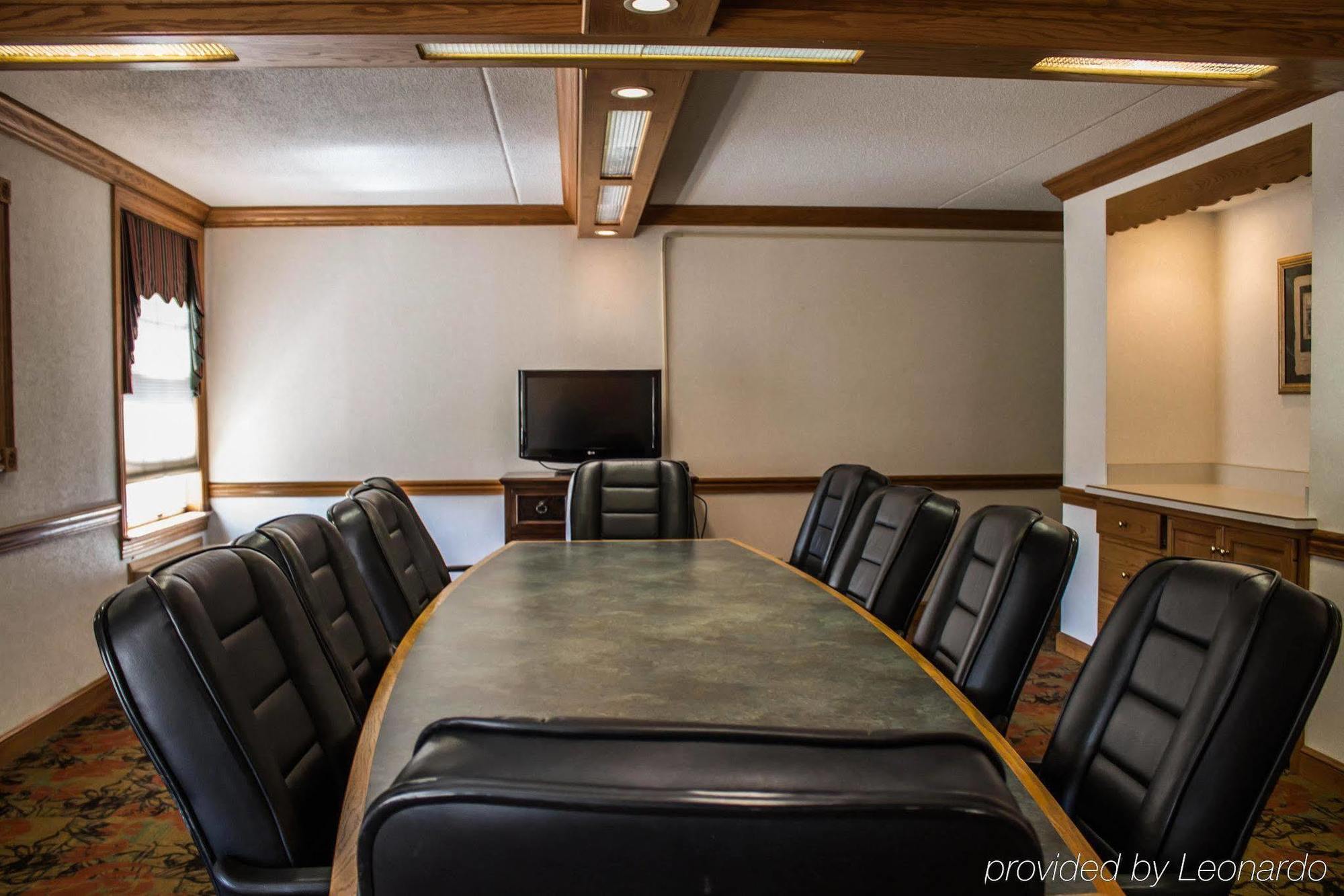 Quality Inn & Suites Mansfield Bagian luar foto