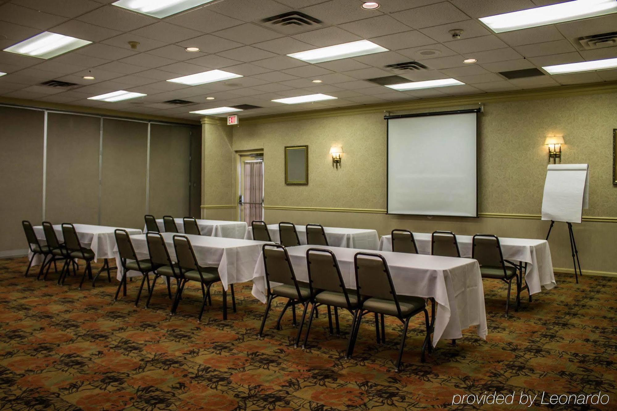 Quality Inn & Suites Mansfield Bagian luar foto