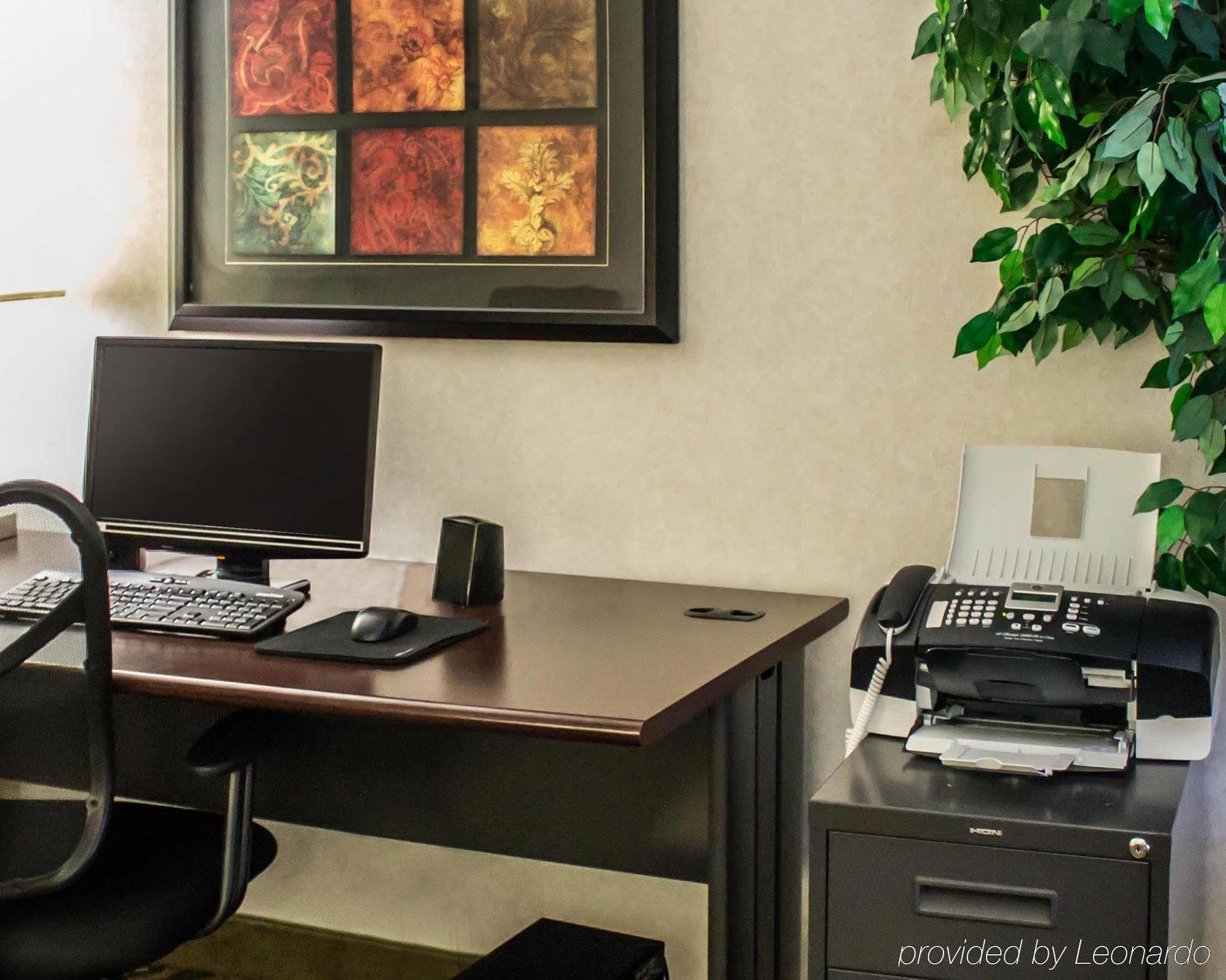 Quality Inn & Suites Mansfield Bagian luar foto
